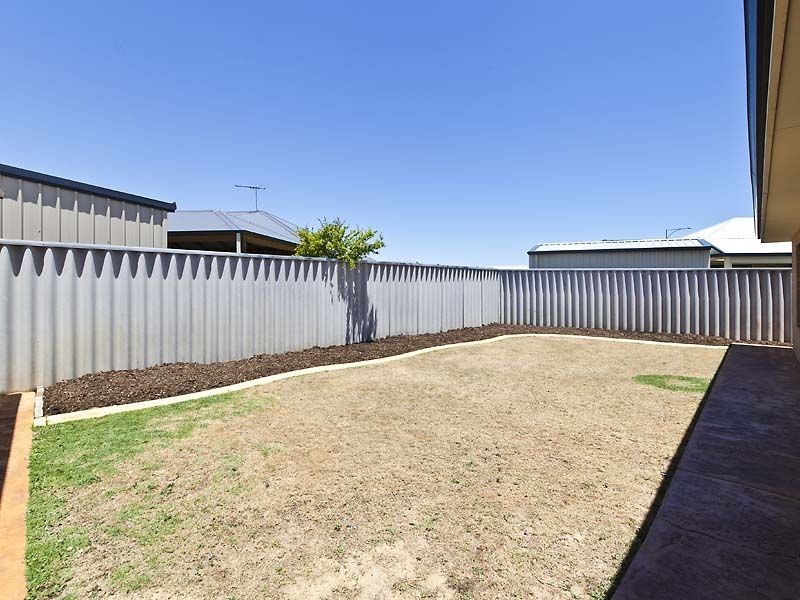 77 Hawker Street, Shoalwater WA 6169