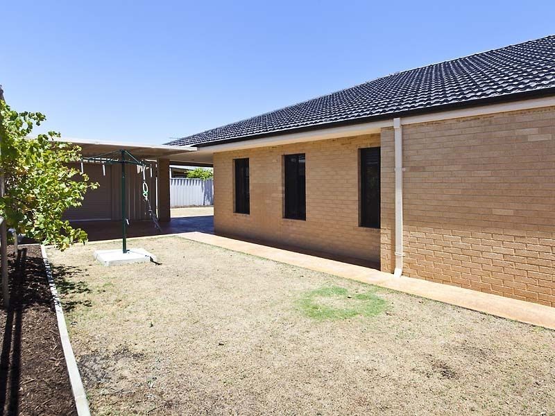 77 Hawker Street, Shoalwater WA 6169