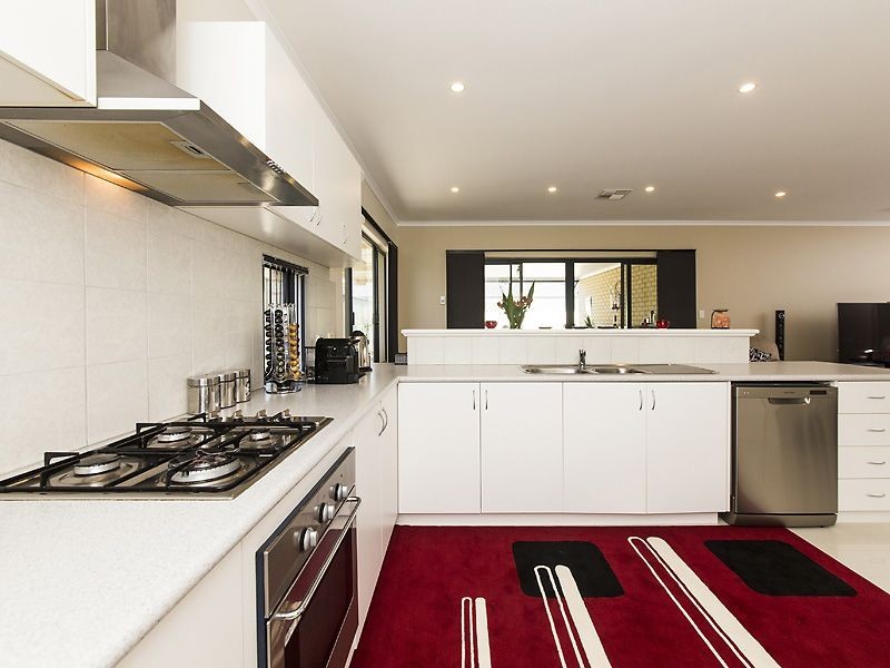 28 Athens Entrance, Port Kennedy WA 6172