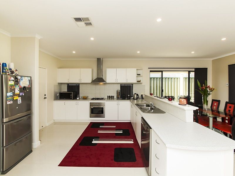 28 Athens Entrance, Port Kennedy WA 6172