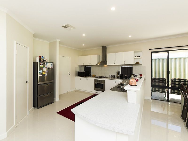 28 Athens Entrance, Port Kennedy WA 6172