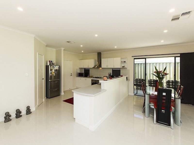 28 Athens Entrance, Port Kennedy WA 6172