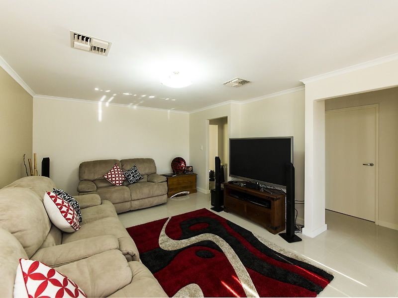 28 Athens Entrance, Port Kennedy WA 6172