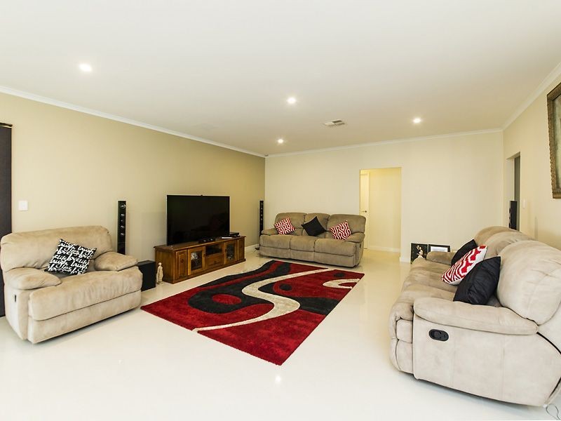 28 Athens Entrance, Port Kennedy WA 6172