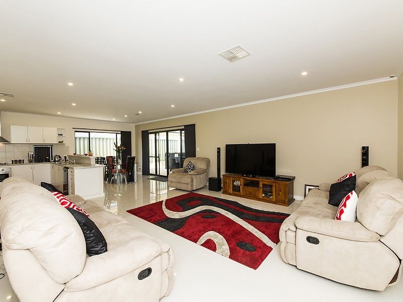 28 Athens Entrance, Port Kennedy WA 6172