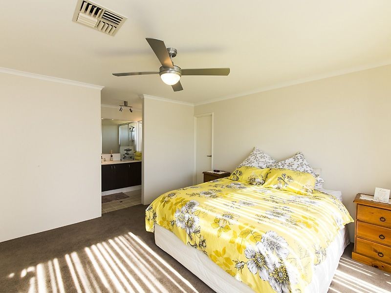 28 Athens Entrance, Port Kennedy WA 6172