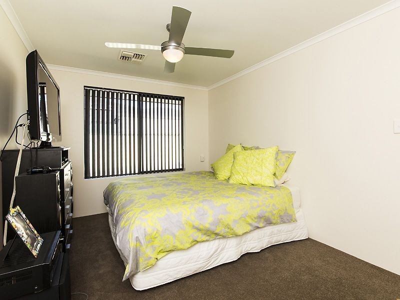 28 Athens Entrance, Port Kennedy WA 6172