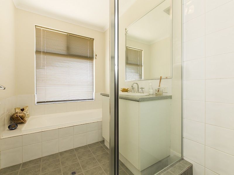 28 Athens Entrance, Port Kennedy WA 6172