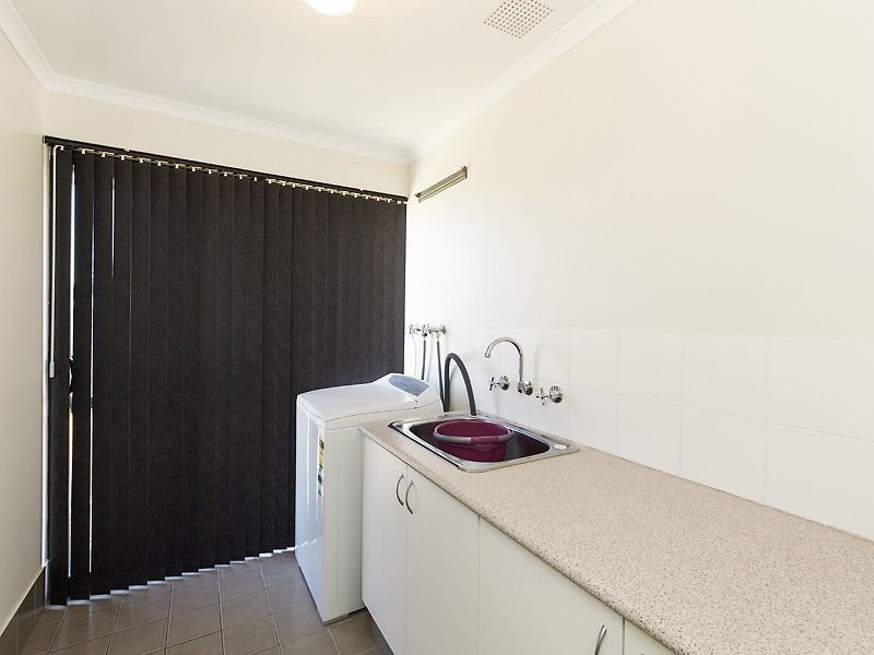 28 Athens Entrance, Port Kennedy WA 6172