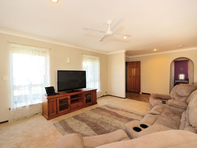 20 Kurrawa Street, Hillman WA 6168