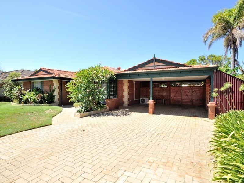 4 Latania Grove, Warnbro WA 6169