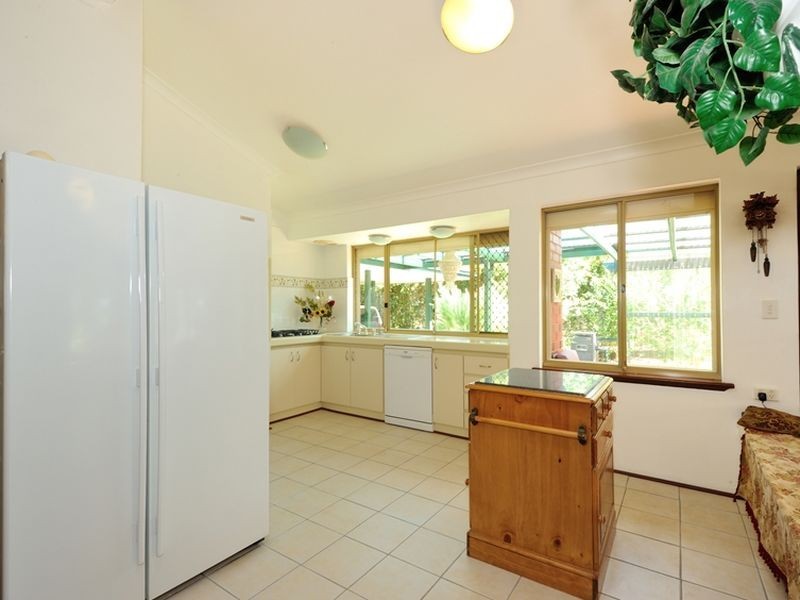 17 Elanora Drive, Cooloongup WA 6168