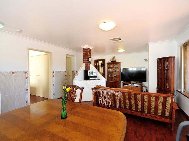 17 Elanora Drive, Cooloongup WA 6168