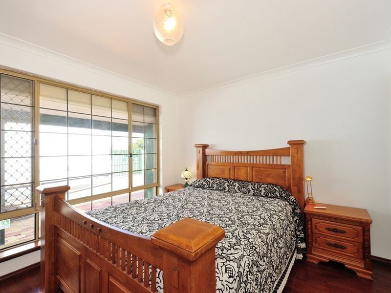 17 Elanora Drive, Cooloongup WA 6168