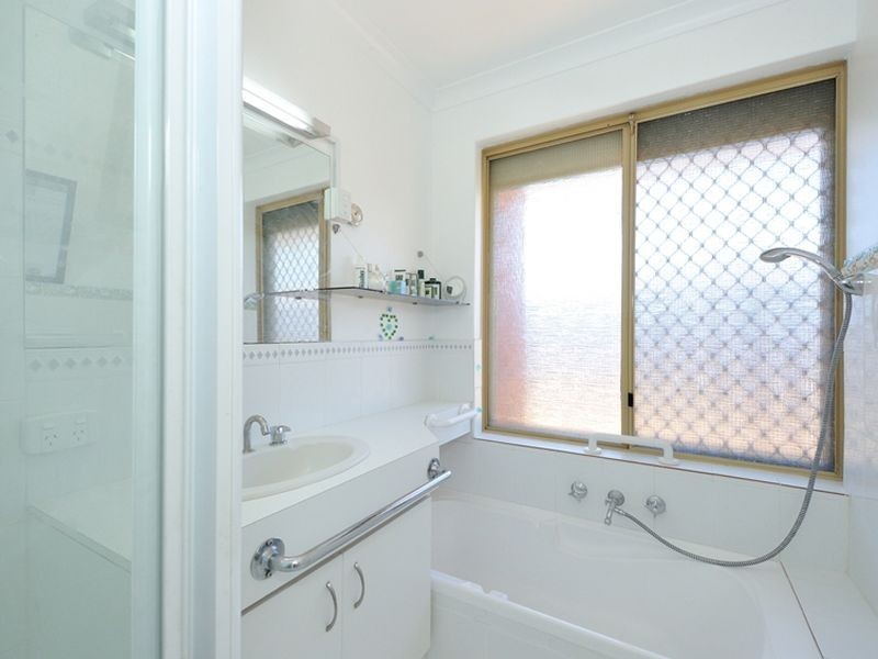 17 Elanora Drive, Cooloongup WA 6168