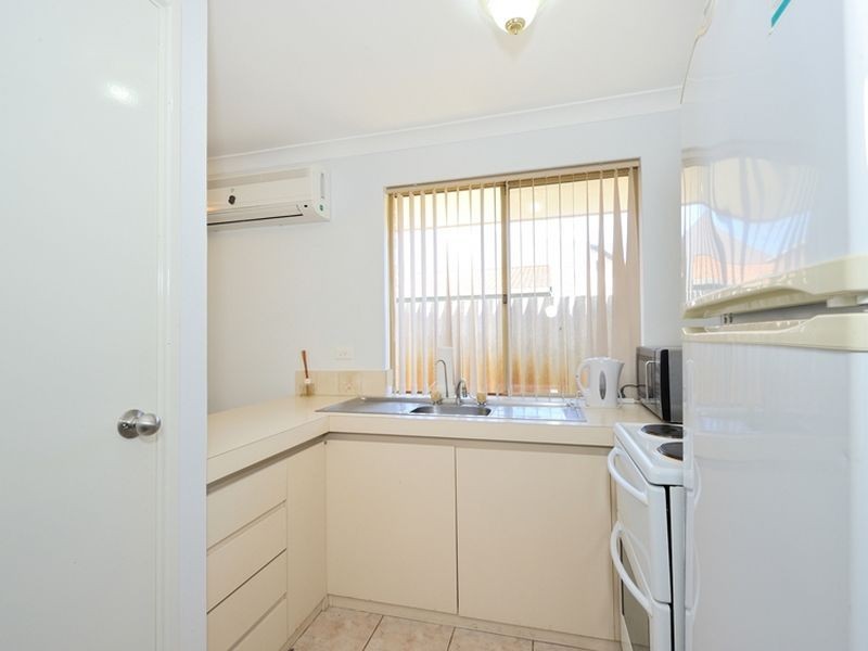 16/11 Merope Close, Rockingham WA 6168