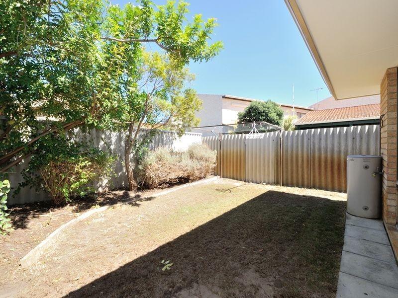 16/11 Merope Close, Rockingham WA 6168