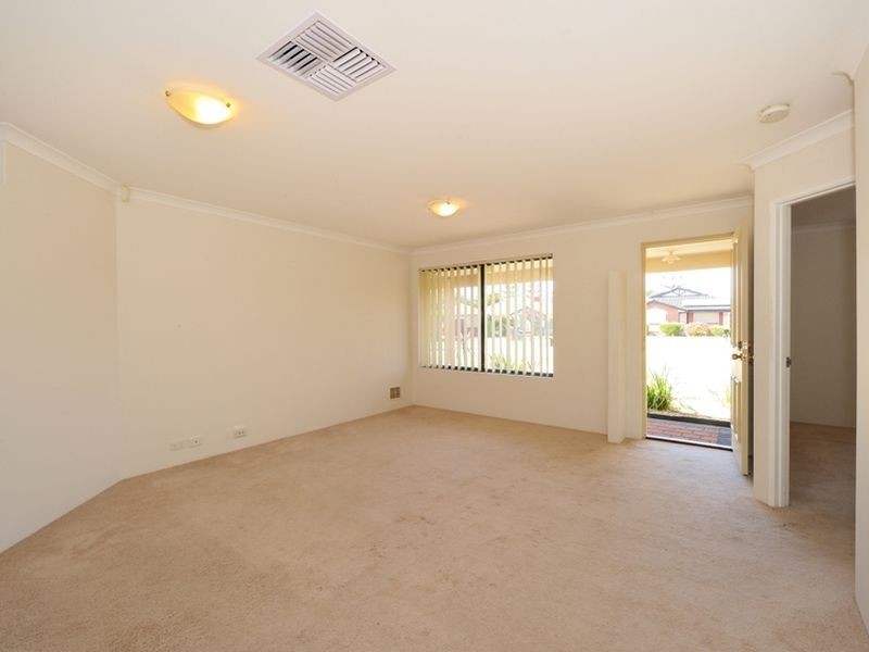 11 Moorburg Loop, Port Kennedy WA 6172