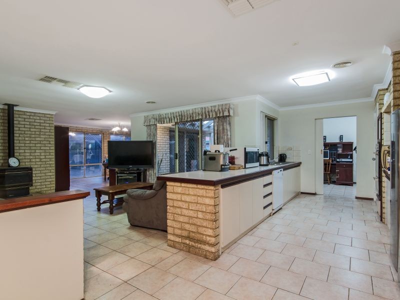 8 Cutlass Place, Safety Bay WA 6169