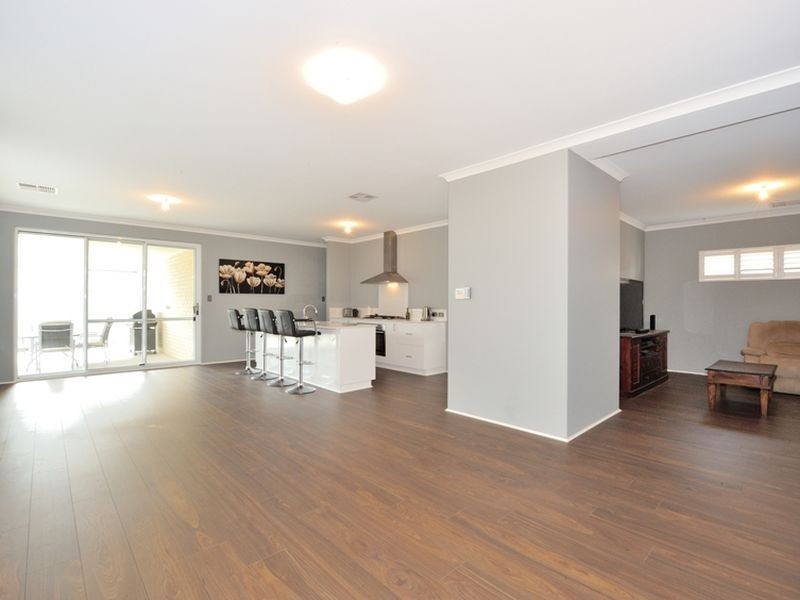 12 Rocky Road, Wandi WA 6167