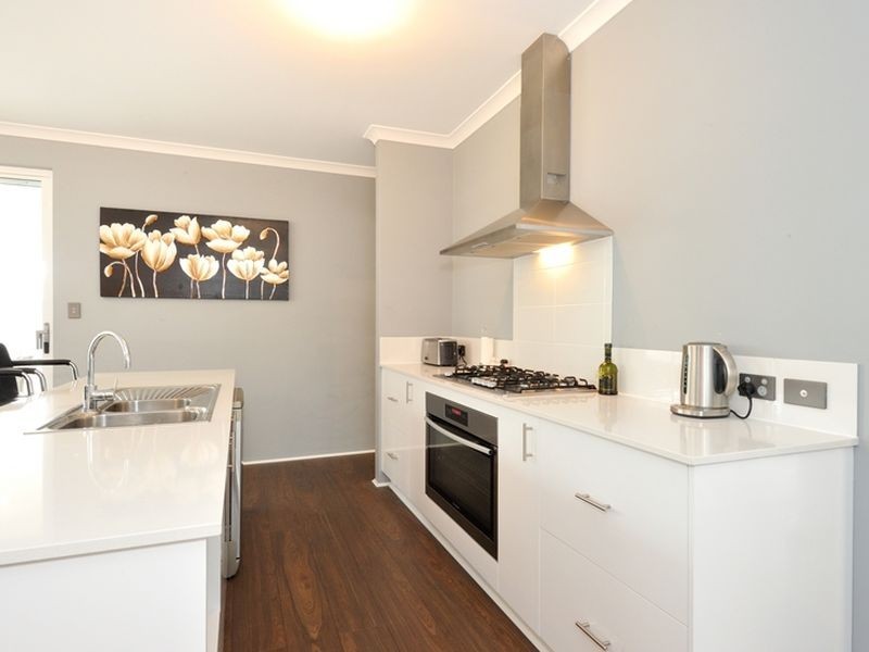 12 Rocky Road, Wandi WA 6167