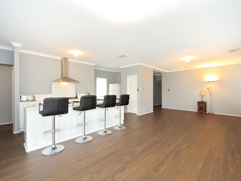 12 Rocky Road, Wandi WA 6167