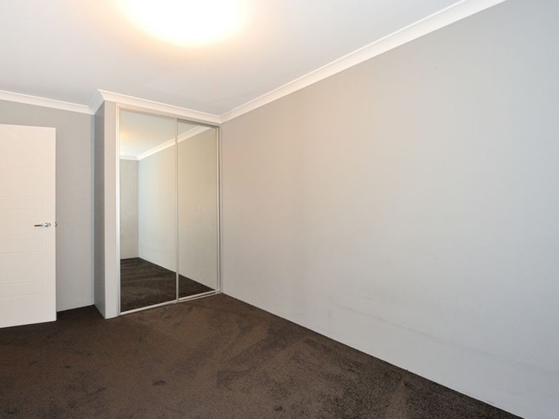 12 Rocky Road, Wandi WA 6167