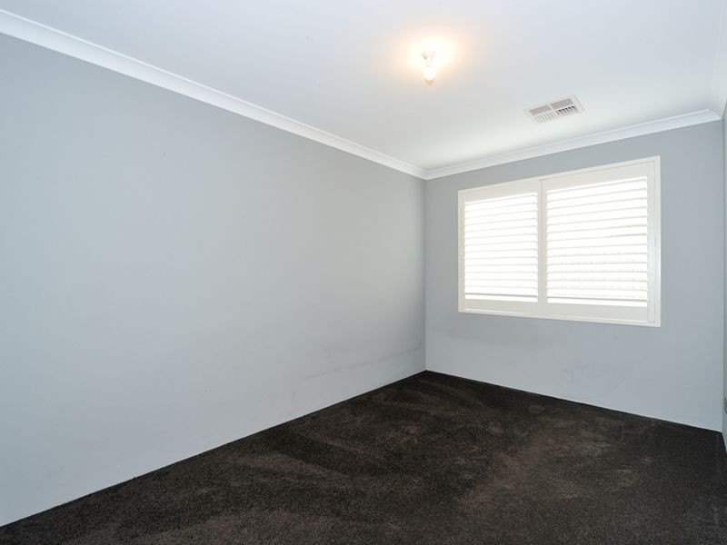 12 Rocky Road, Wandi WA 6167