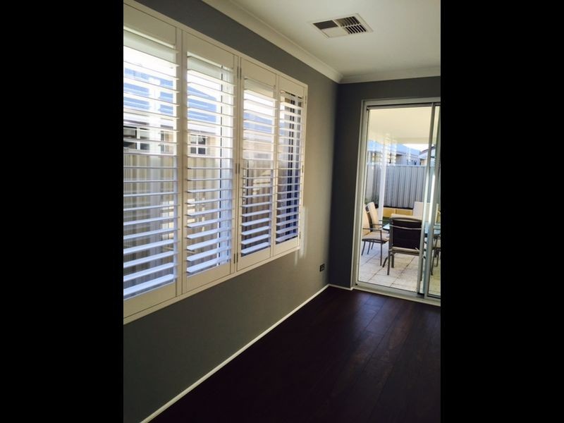 12 Rocky Road, Wandi WA 6167