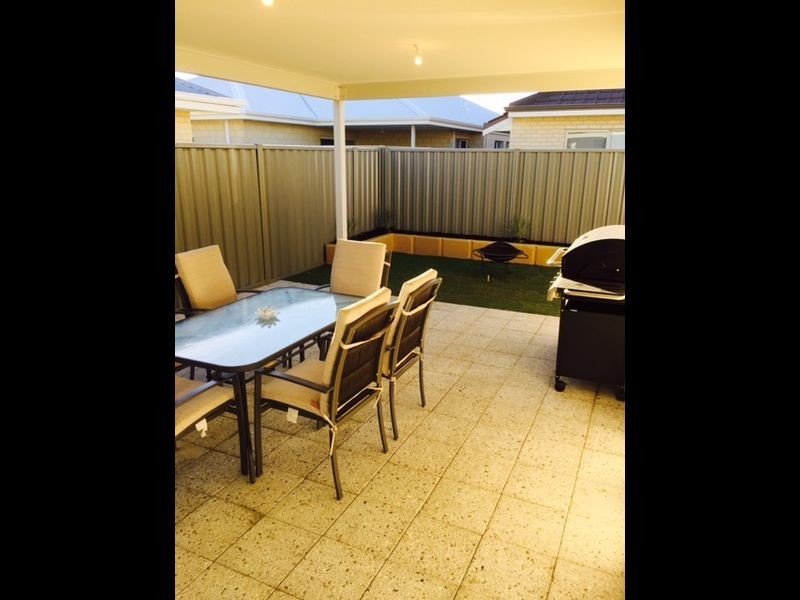 12 Rocky Road, Wandi WA 6167