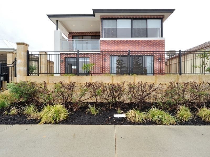 18 Blackshear Green, Secret Harbour WA 6173