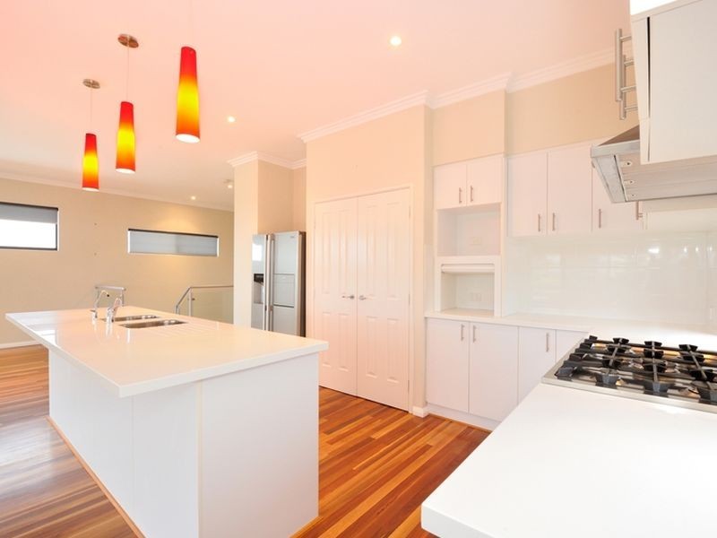 18 Blackshear Green, Secret Harbour WA 6173