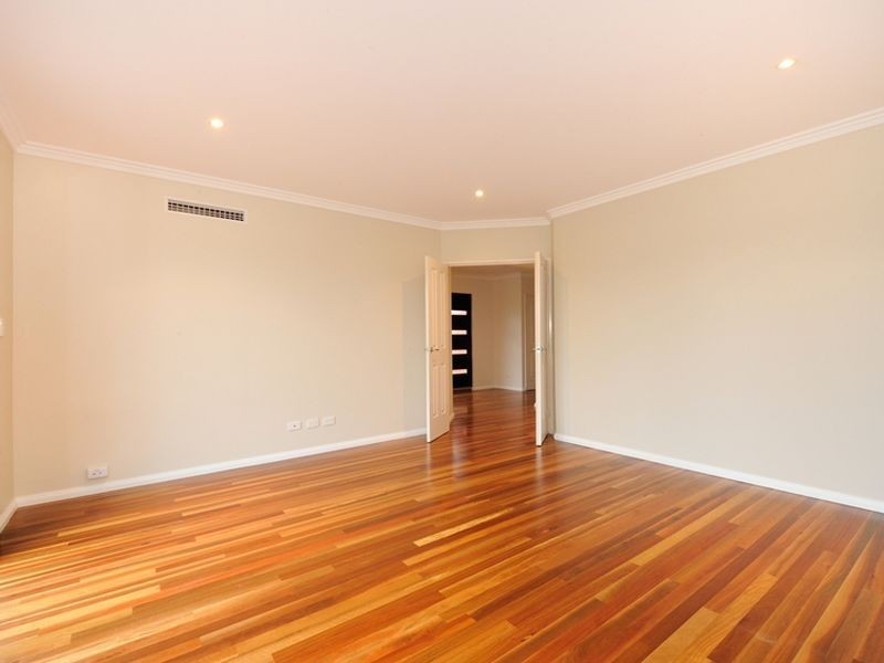 18 Blackshear Green, Secret Harbour WA 6173