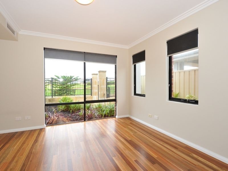 18 Blackshear Green, Secret Harbour WA 6173