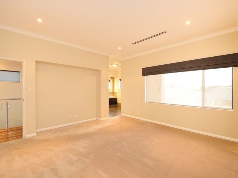 18 Blackshear Green, Secret Harbour WA 6173