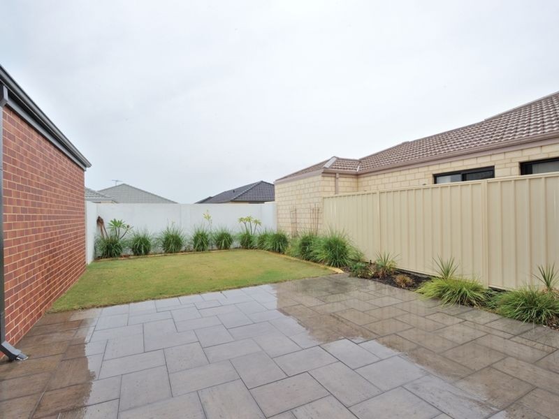 18 Blackshear Green, Secret Harbour WA 6173