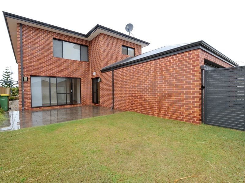 18 Blackshear Green, Secret Harbour WA 6173