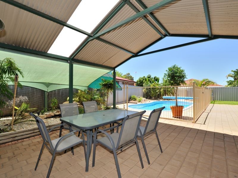 16 Balleroy Place, Port Kennedy WA 6172