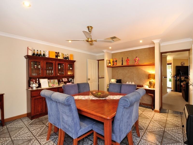 16 Balleroy Place, Port Kennedy WA 6172