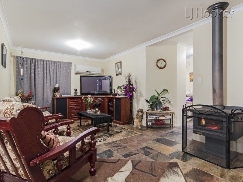 4 Darkins Retreat, Parmelia WA 6167