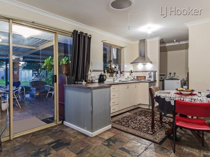 4 Darkins Retreat, Parmelia WA 6167
