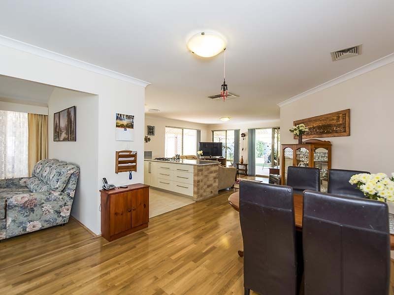 25 Cuthbertson Drive, Cooloongup WA 6168