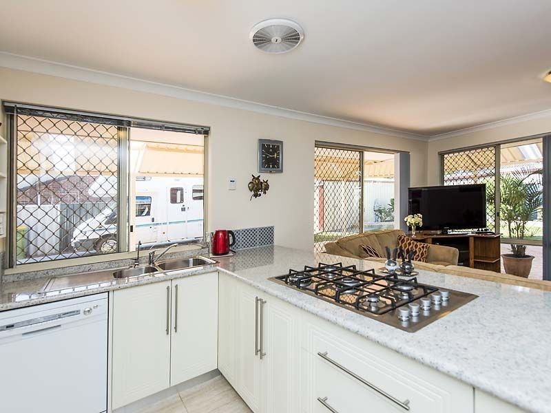 25 Cuthbertson Drive, Cooloongup WA 6168