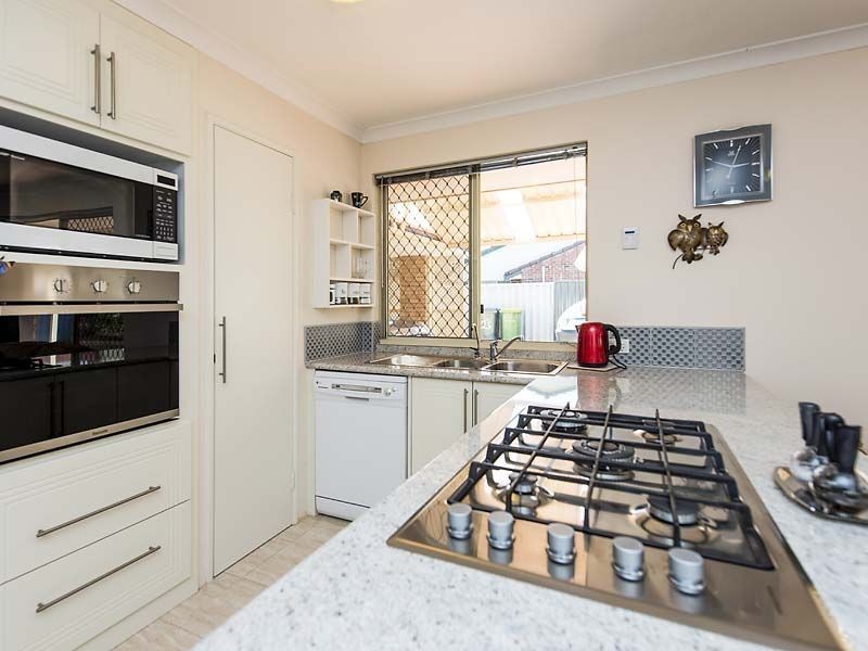 25 Cuthbertson Drive, Cooloongup WA 6168