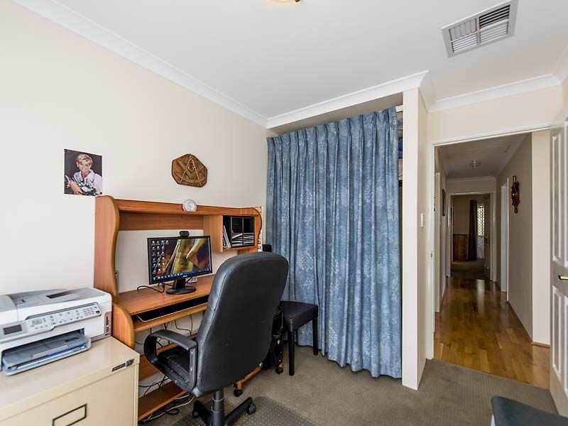 25 Cuthbertson Drive, Cooloongup WA 6168