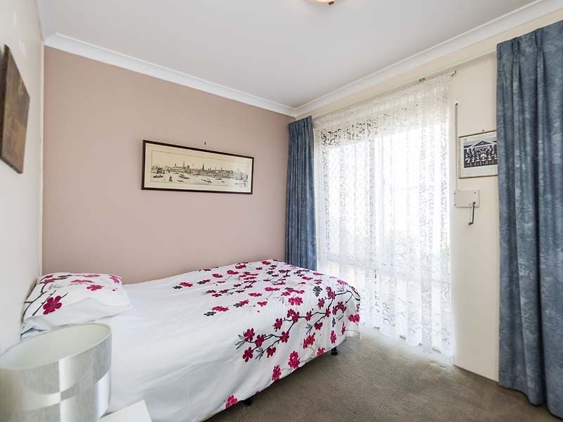 25 Cuthbertson Drive, Cooloongup WA 6168