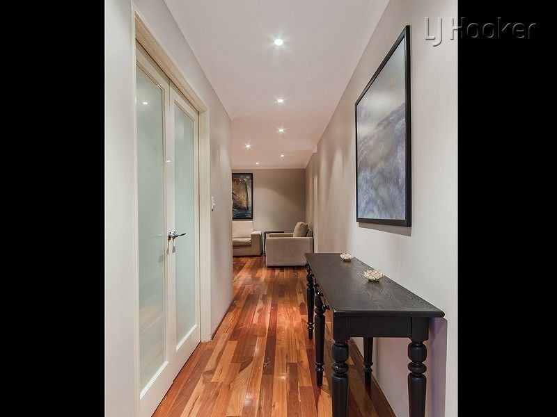 85 Hawker Street, Shoalwater WA 6169