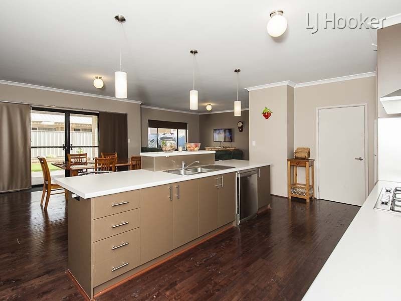 3 Savona Brace, Secret Harbour WA 6173