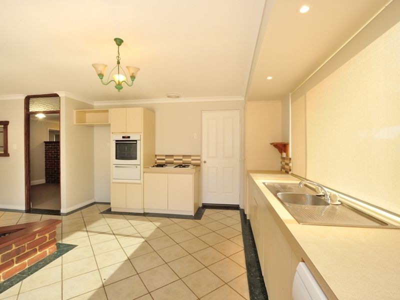 11 St Tropez Court, Port Kennedy WA 6172