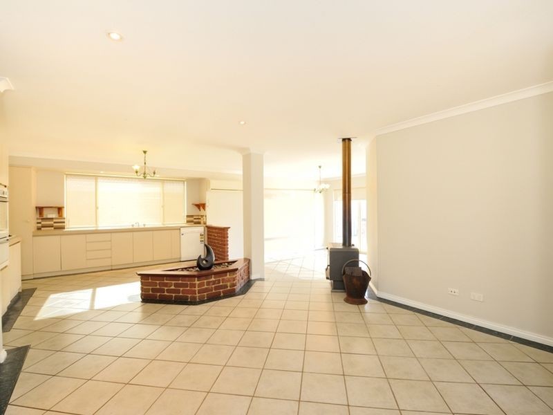 11 St Tropez Court, Port Kennedy WA 6172